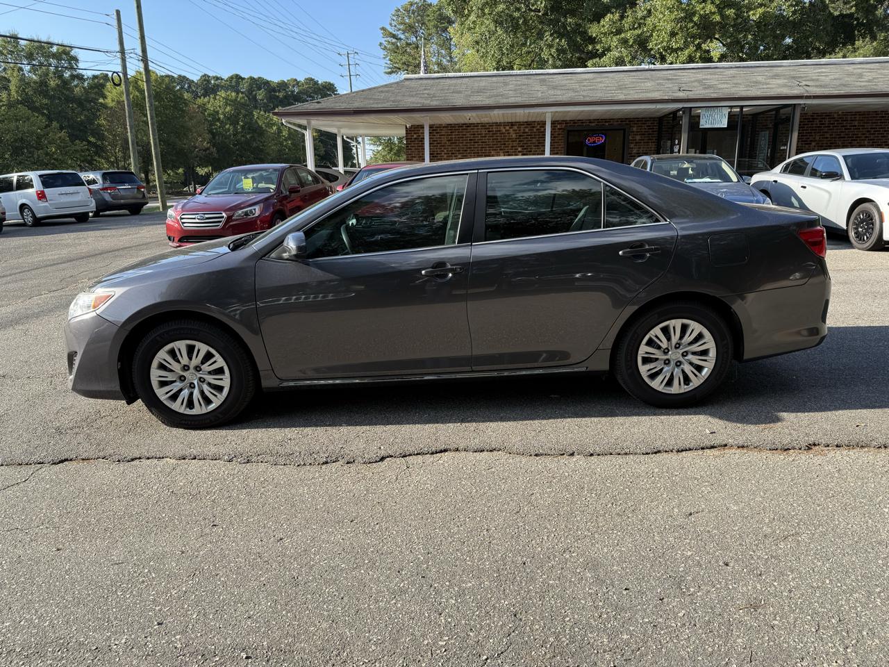 Toyota Camry LE 4D Sedan 2013