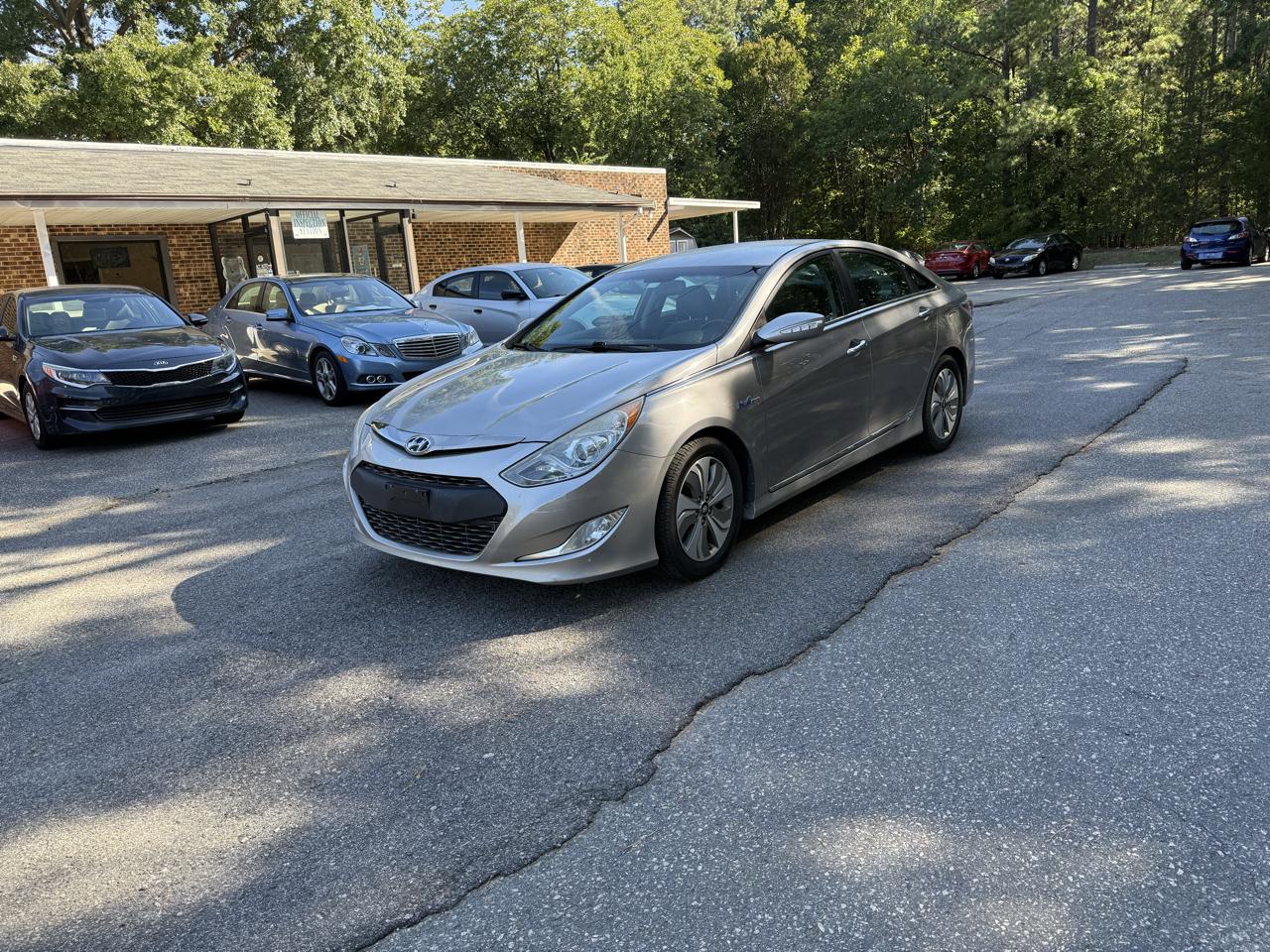 Hyundai Sonata Hybrid Sedan 2013