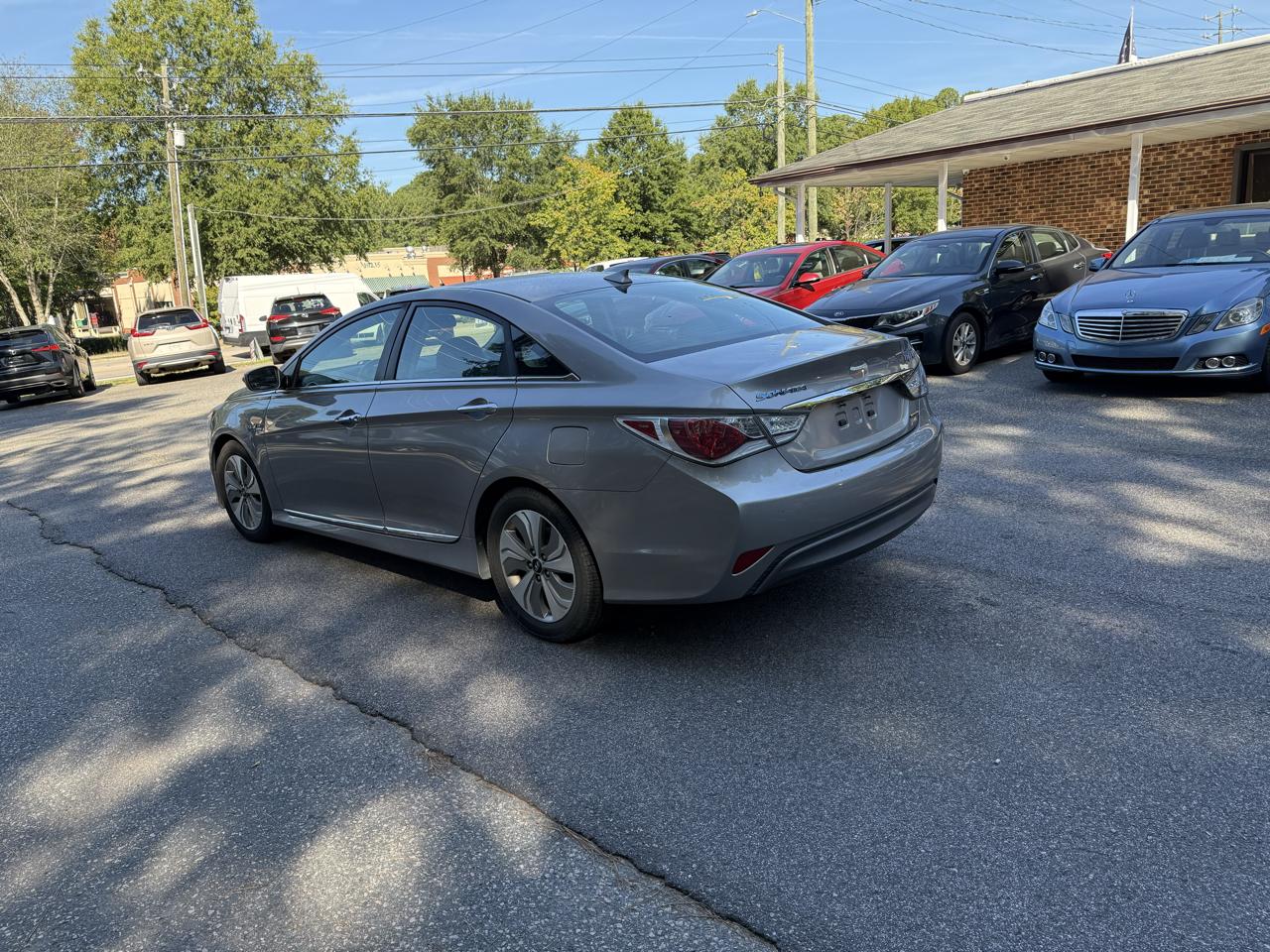 Hyundai Sonata Hybrid Sedan 2013