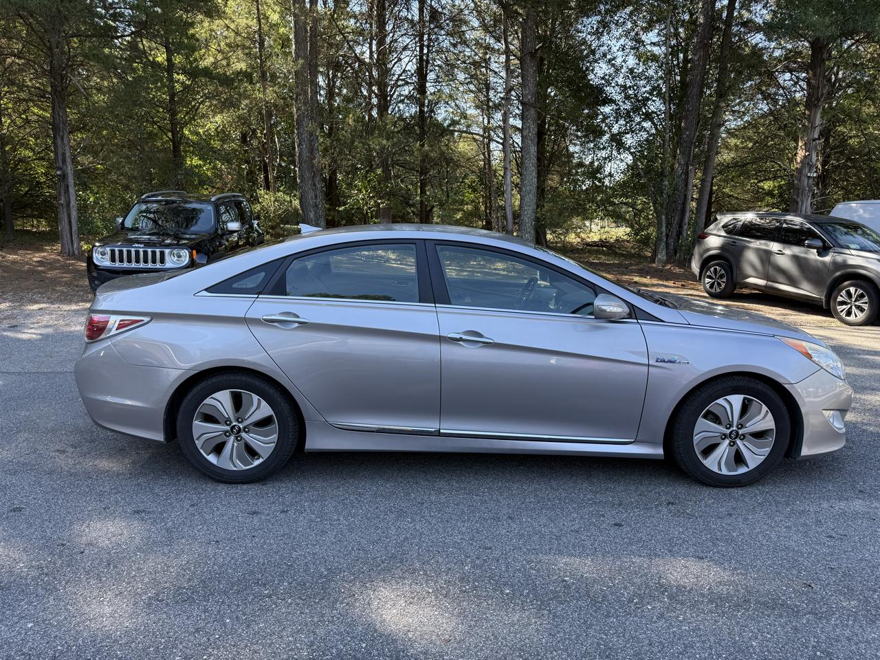 Hyundai Sonata Hybrid Sedan 2013