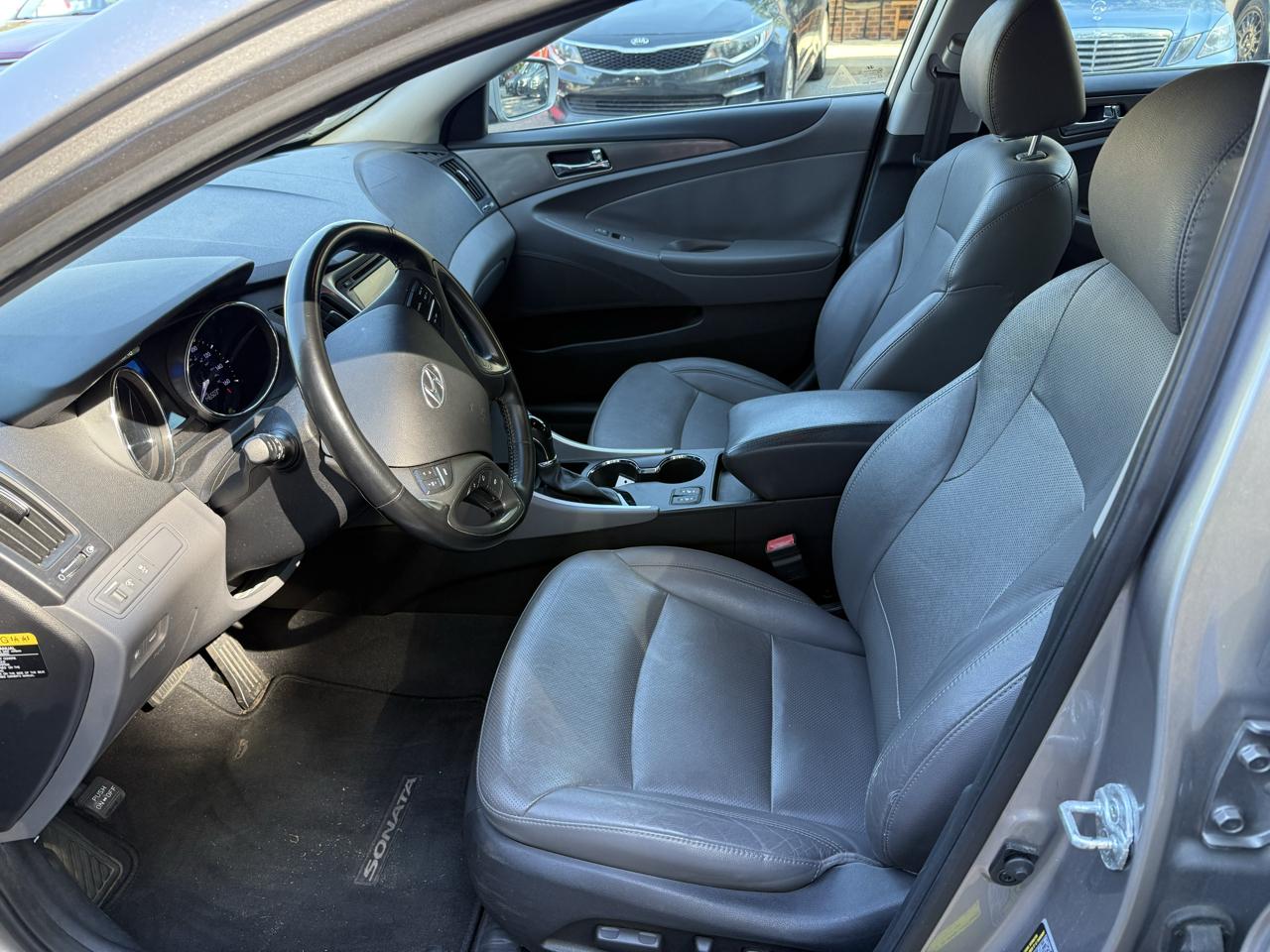 Hyundai Sonata Hybrid Sedan 2013