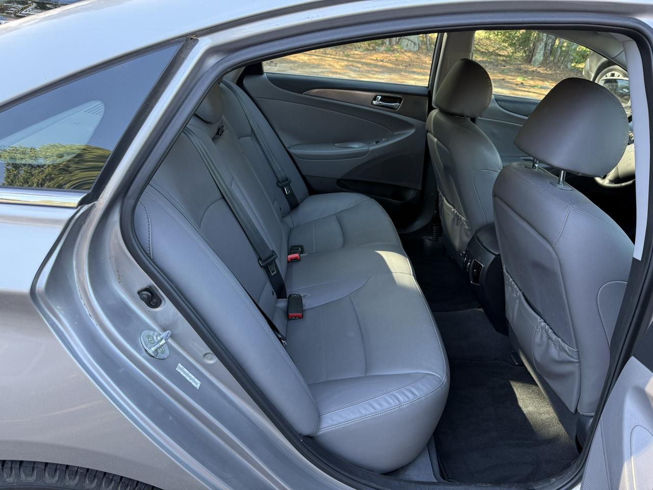 Hyundai Sonata Hybrid Sedan 2013