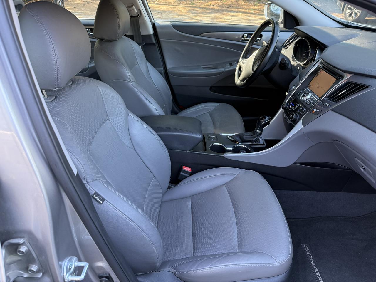 Hyundai Sonata Hybrid Sedan 2013