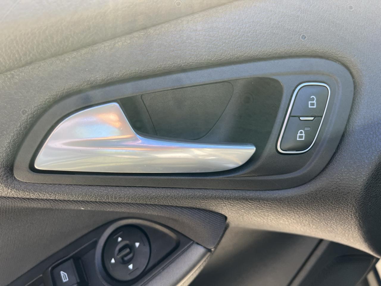 Ford Focus 4dr Sdn SE Comfort 2016