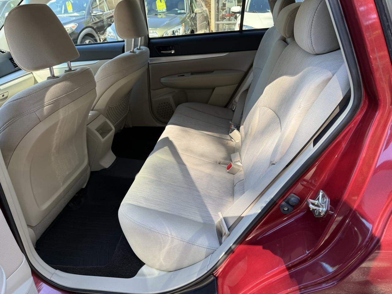 Subaru Outback 2.5i Premium 2013