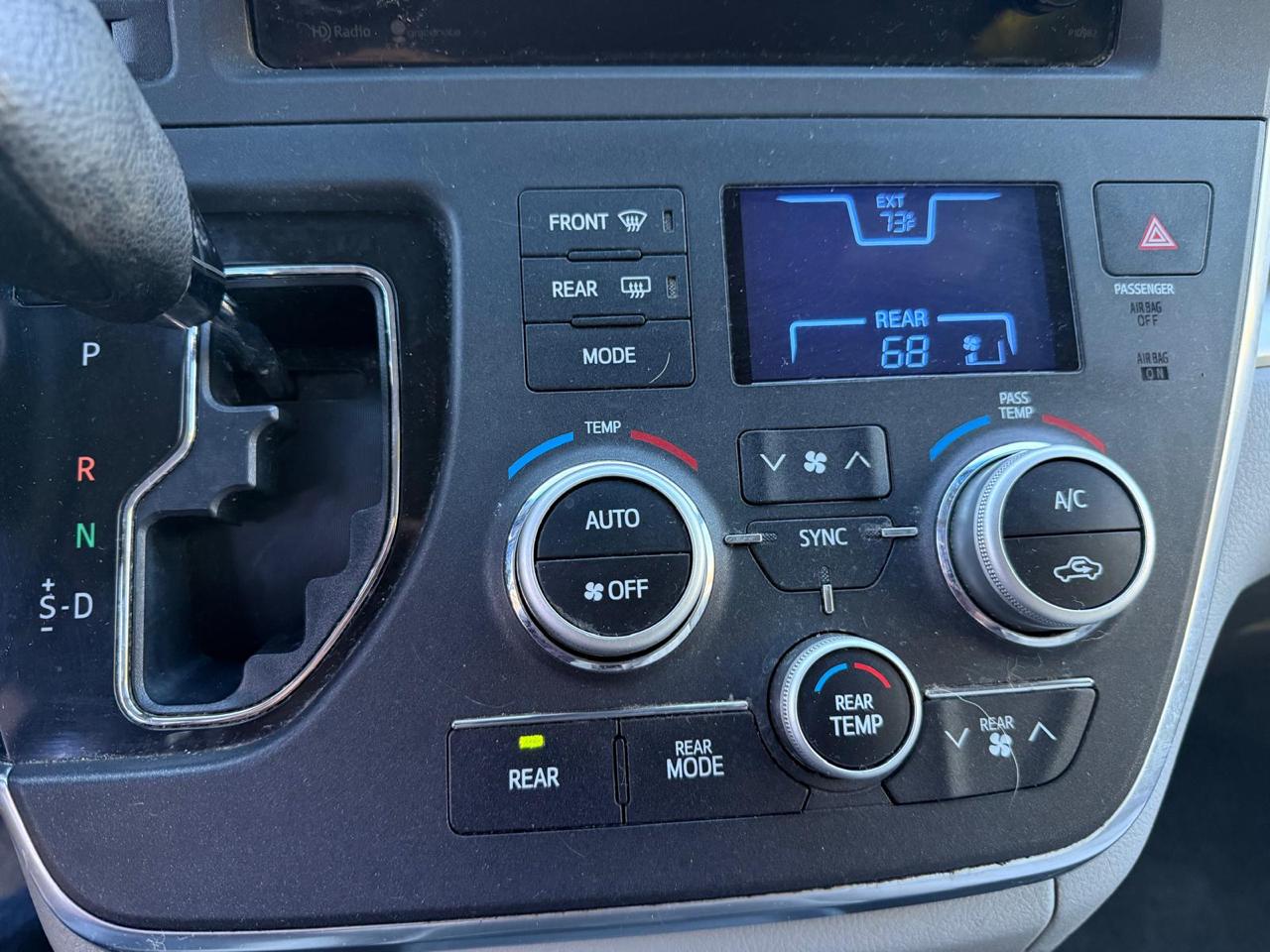 Toyota Sienna LE FWD 8-Passenger V6 2015