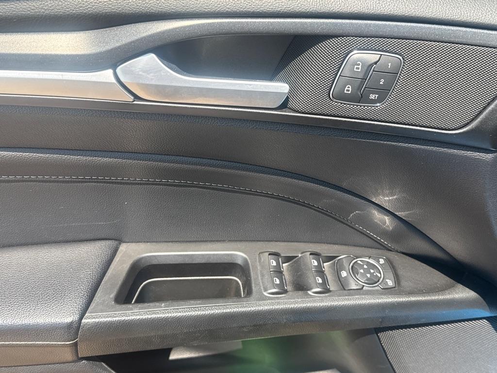 Ford Fusion Titanium 2020