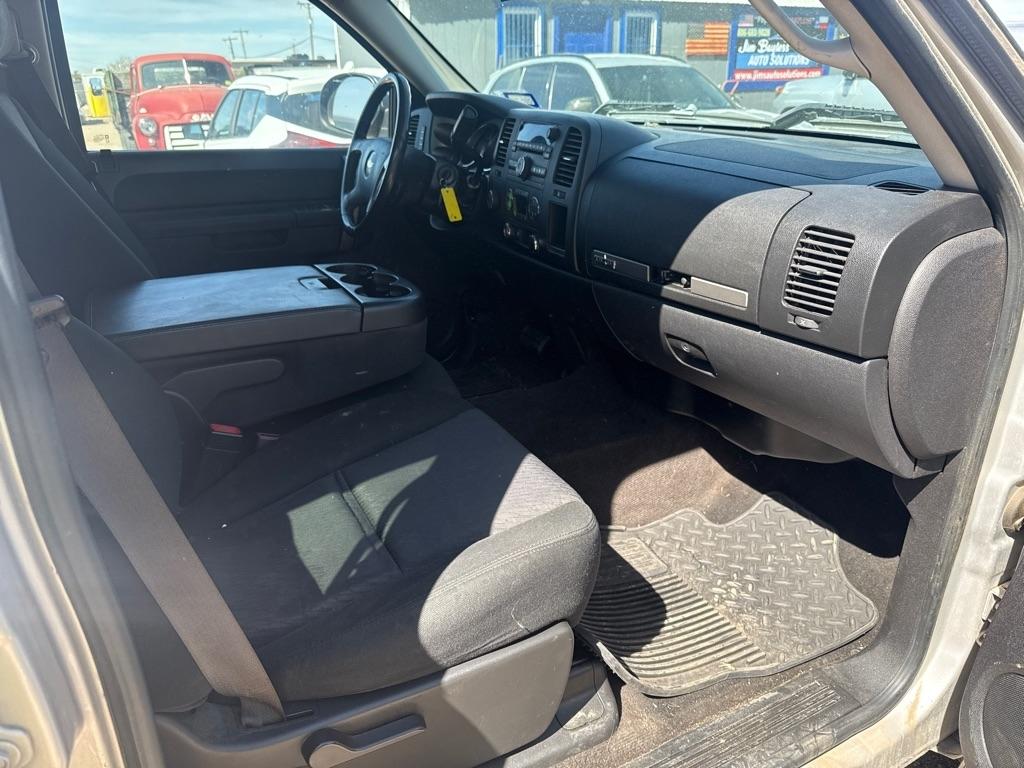 Chevrolet Silverado 1500 LT Crew Cab 4WD 2011