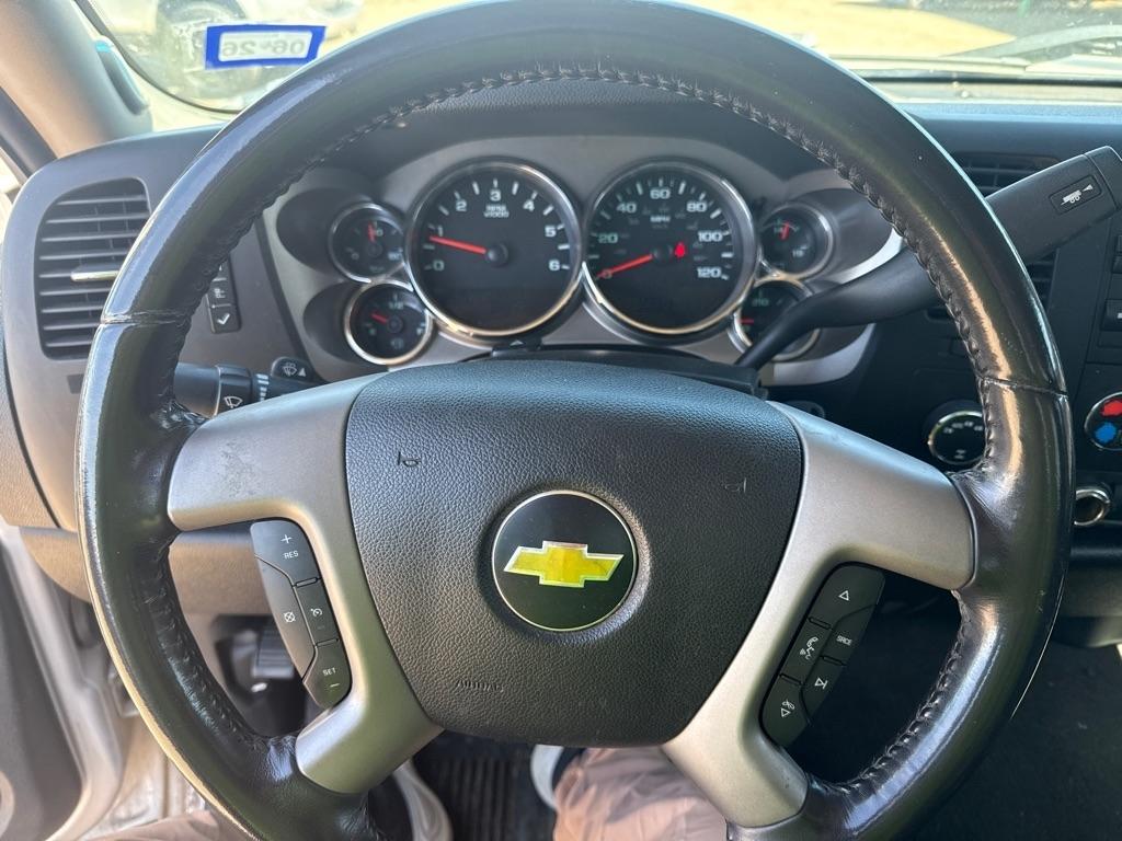 Chevrolet Silverado 1500 LT Crew Cab 4WD 2011