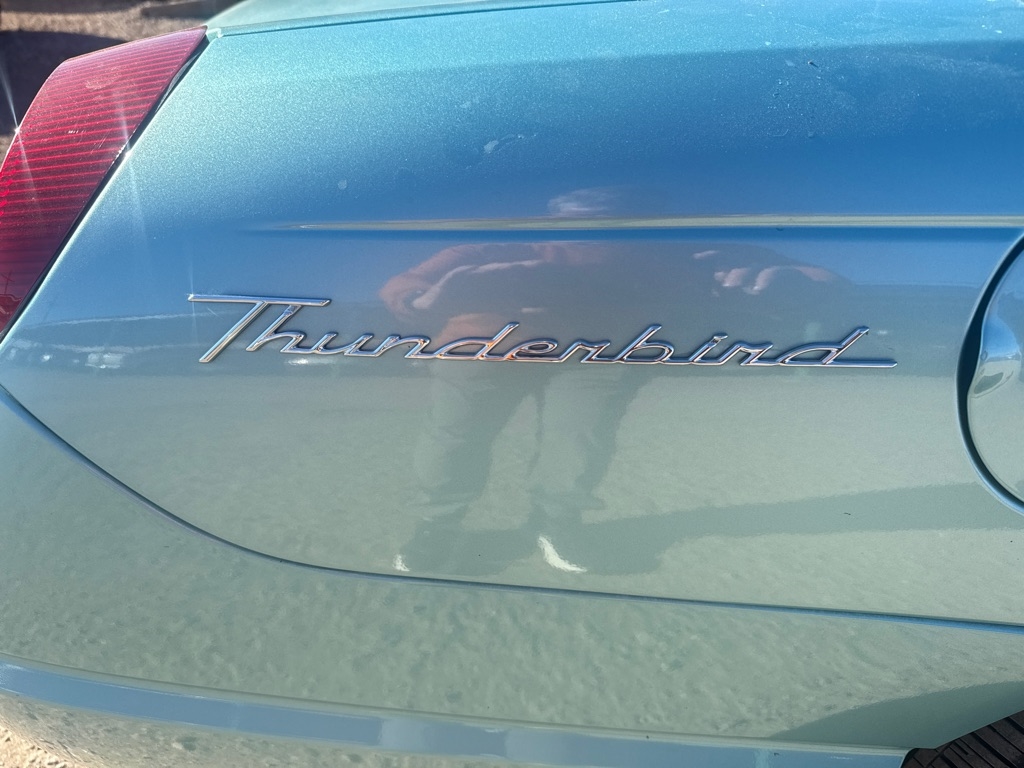 Ford Thunderbird Deluxe 2002