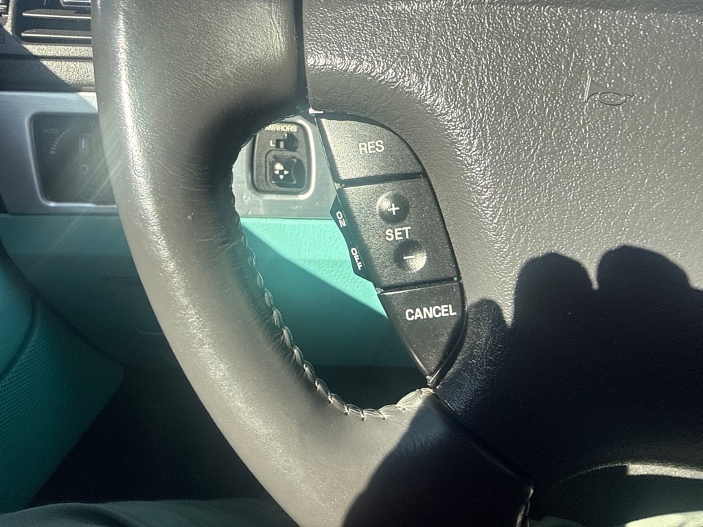 Ford Thunderbird Deluxe 2002