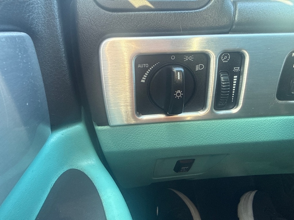 Ford Thunderbird Deluxe 2002