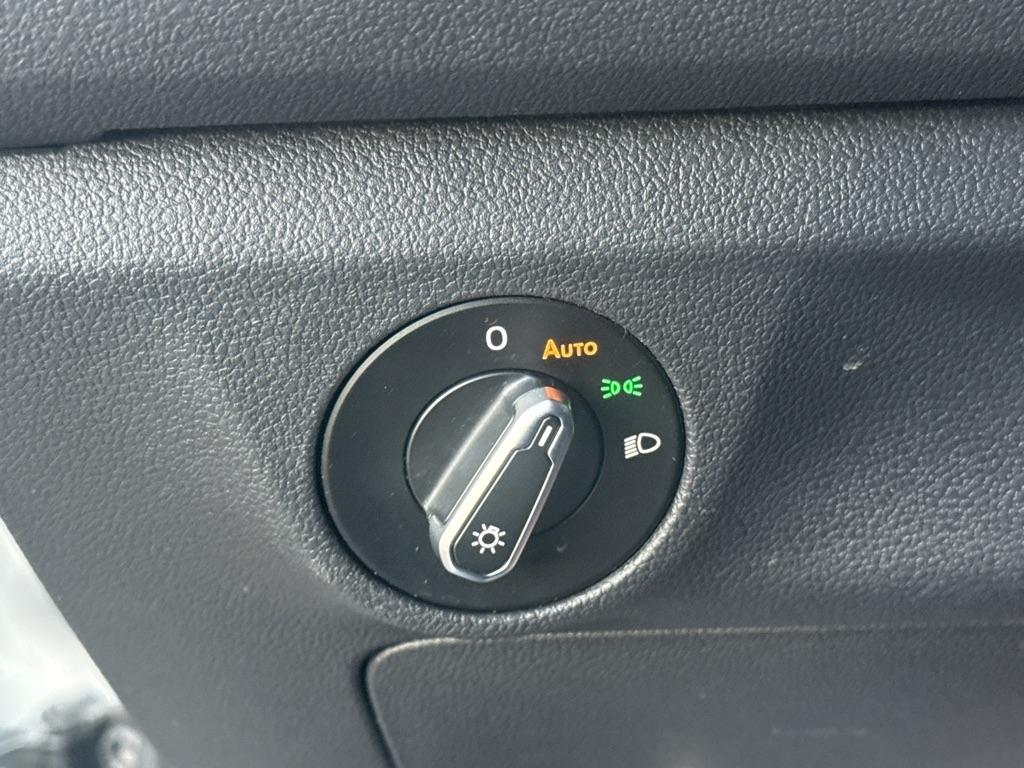 Volkswagen Jetta 1.4T S 8A 2021