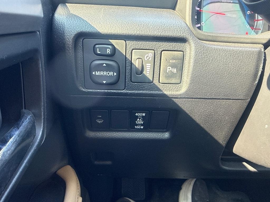 Toyota 4Runner SR5 4WD 2015