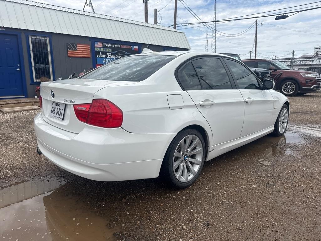 BMW 3-Series 328i 2011
