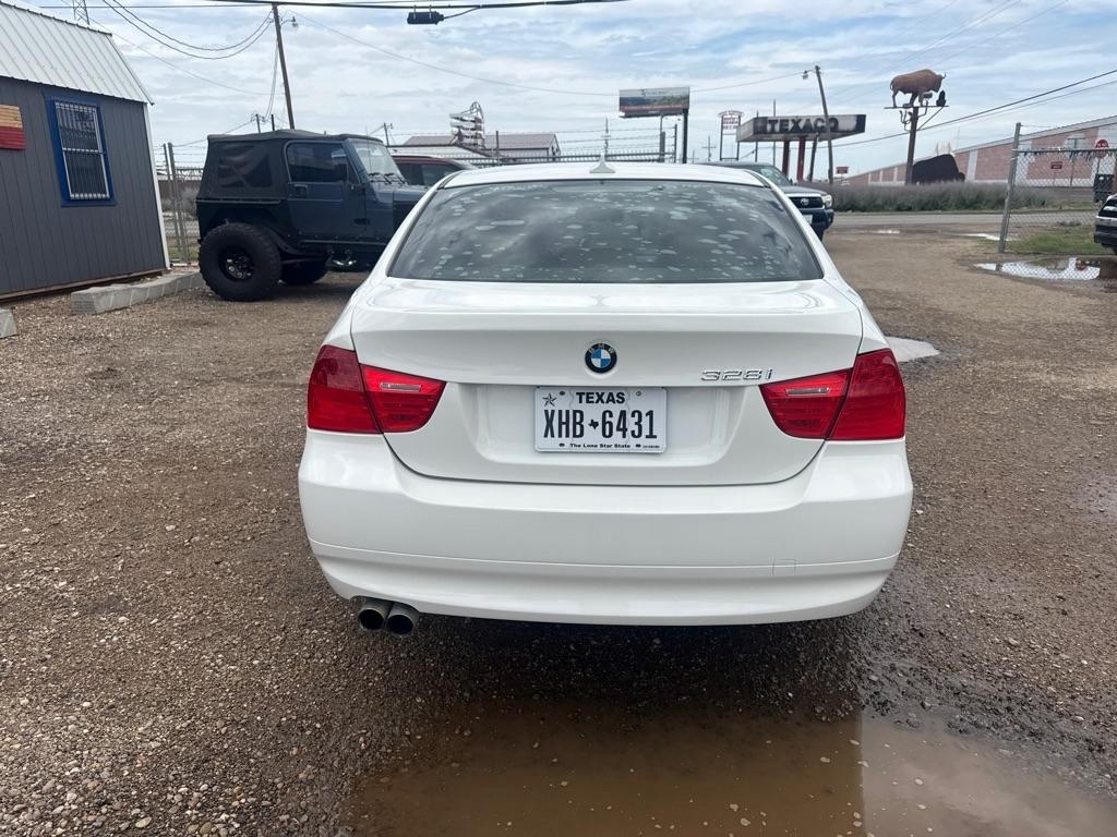 BMW 3-Series 328i 2011