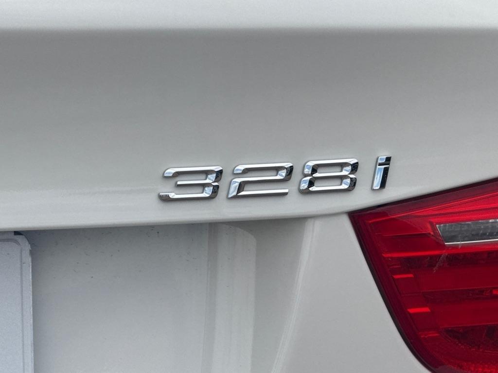 BMW 3-Series 328i 2011