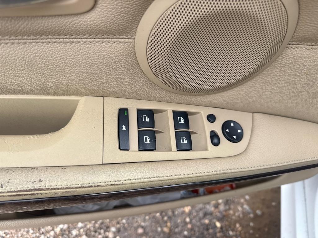 BMW 3-Series 328i 2011
