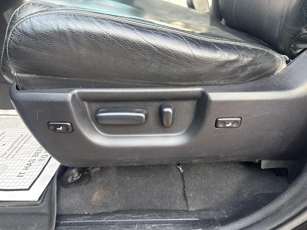 Toyota Tundra Limited 5.7L FFV CrewMax 4WD 2013