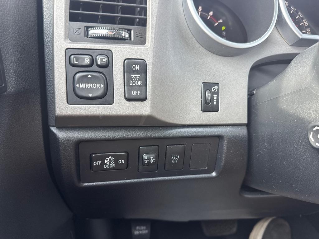 Toyota Tundra Limited 5.7L FFV CrewMax 4WD 2013