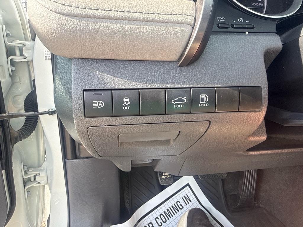 Toyota Camry LE 2022