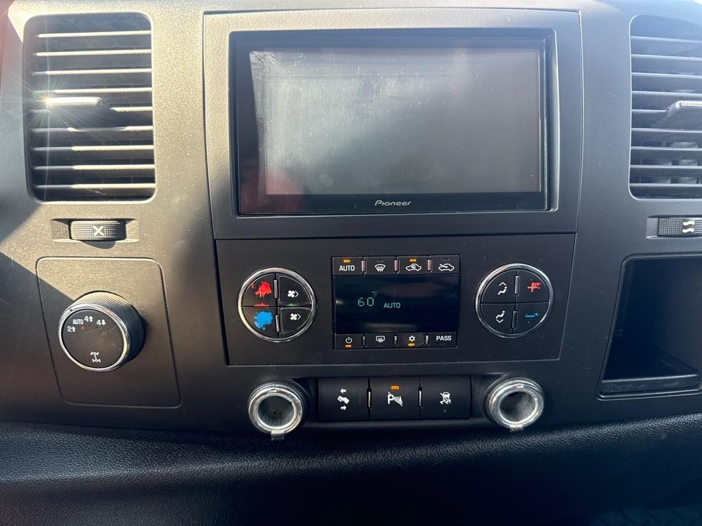 GMC Sierra 1500 SLE Crew Cab 4WD 2011
