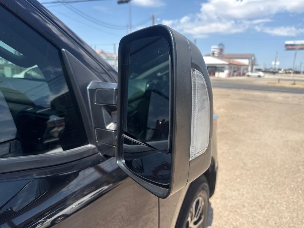 Nissan Titan SL Crew Cab 2WD 2022