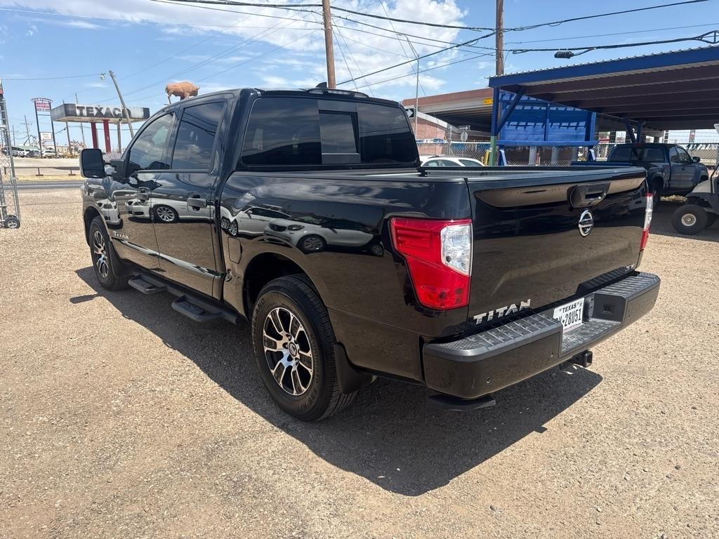 Nissan Titan SL Crew Cab 2WD 2022