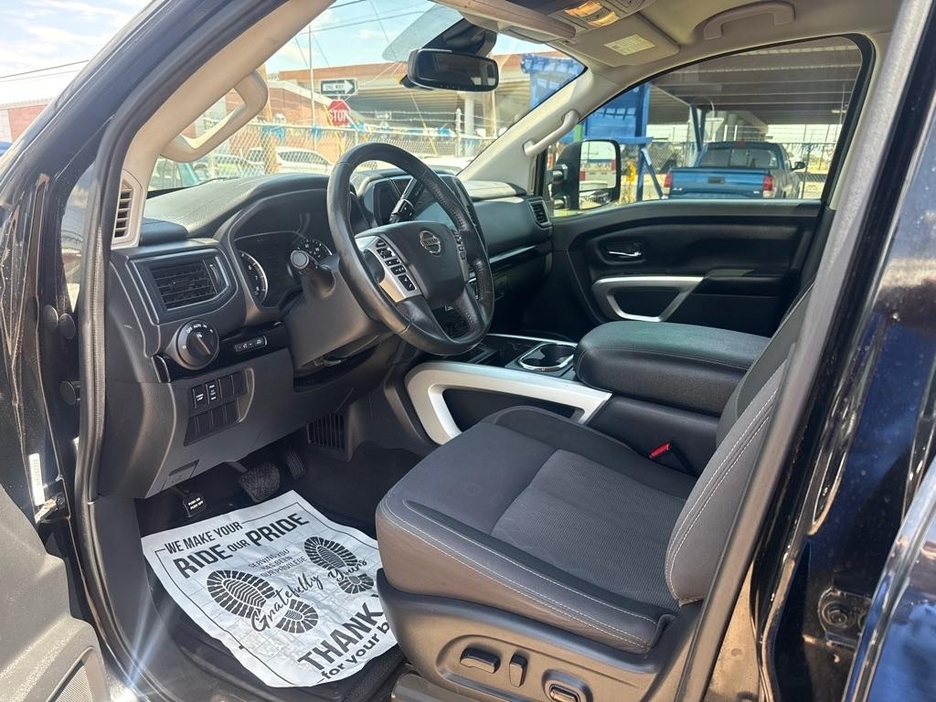 Nissan Titan SL Crew Cab 2WD 2022
