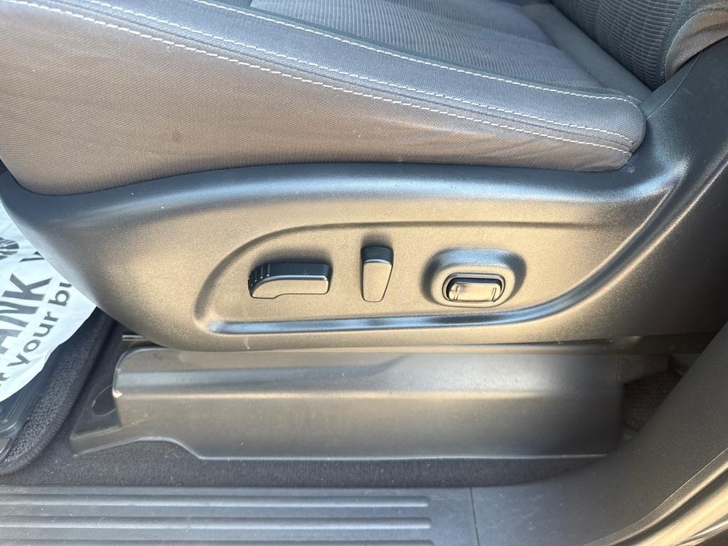 Nissan Titan SL Crew Cab 2WD 2022