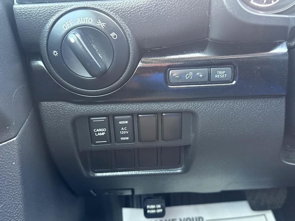 Nissan Titan SL Crew Cab 2WD 2022