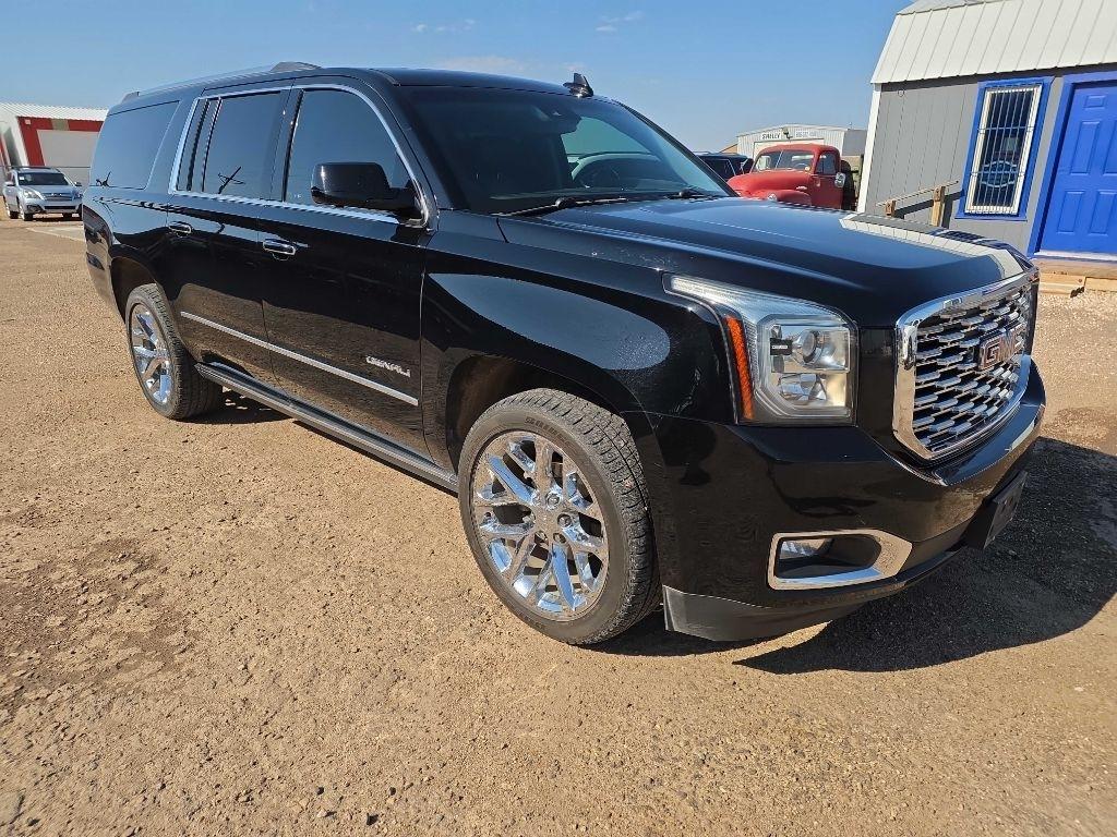 GMC Yukon XL Denali 4WD 2019