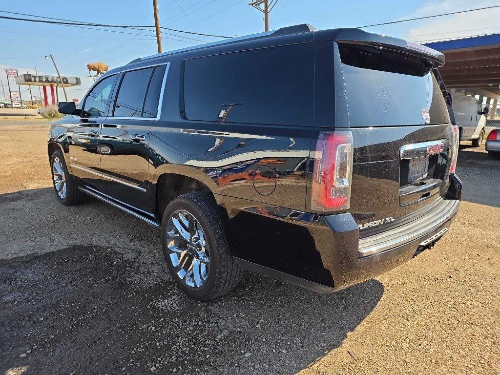GMC Yukon XL Denali 4WD 2019
