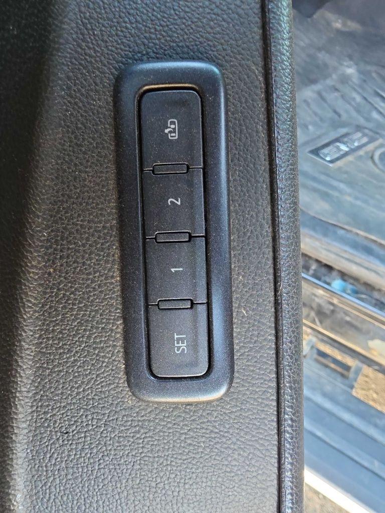 GMC Yukon XL Denali 4WD 2019