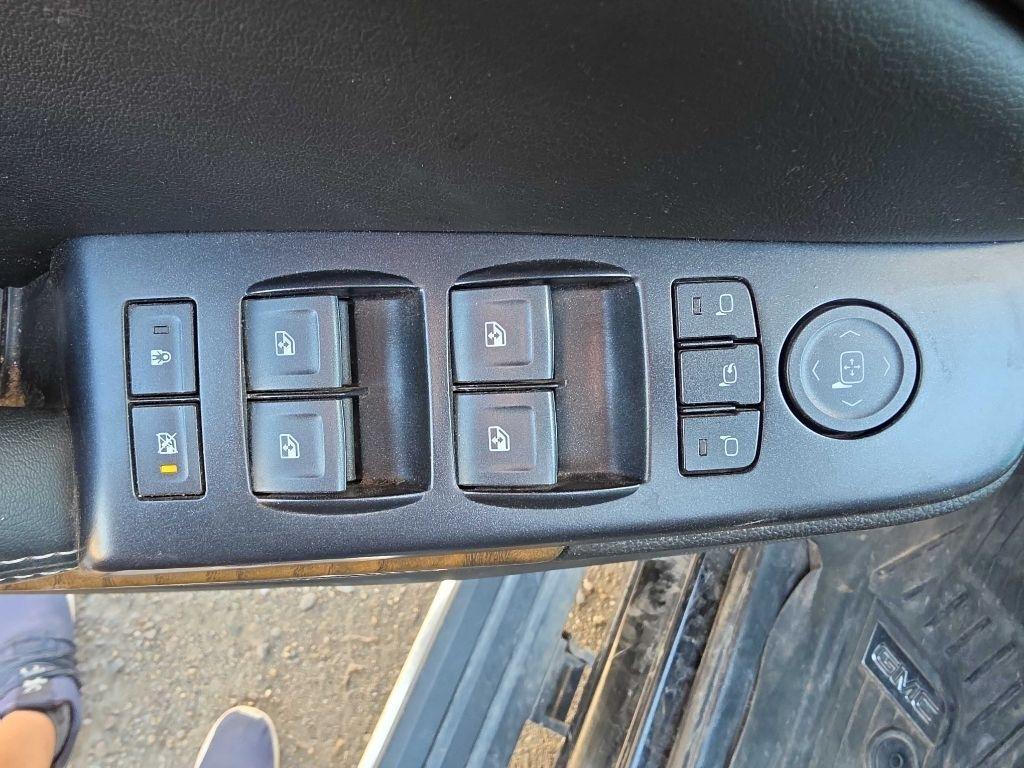 GMC Yukon XL Denali 4WD 2019