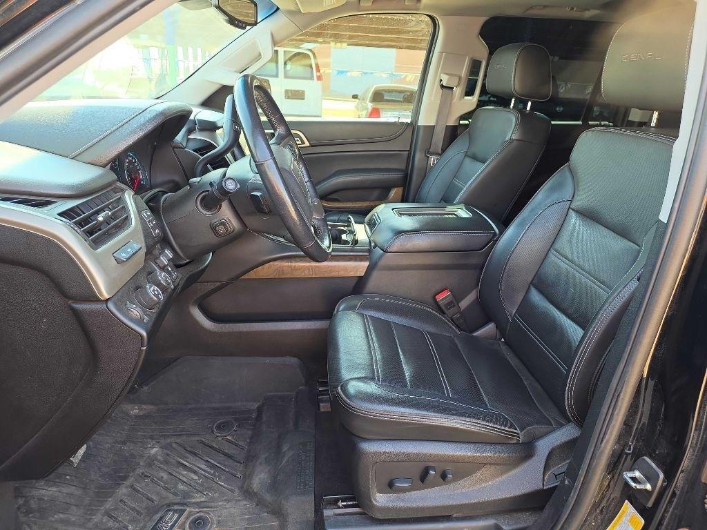 GMC Yukon XL Denali 4WD 2019