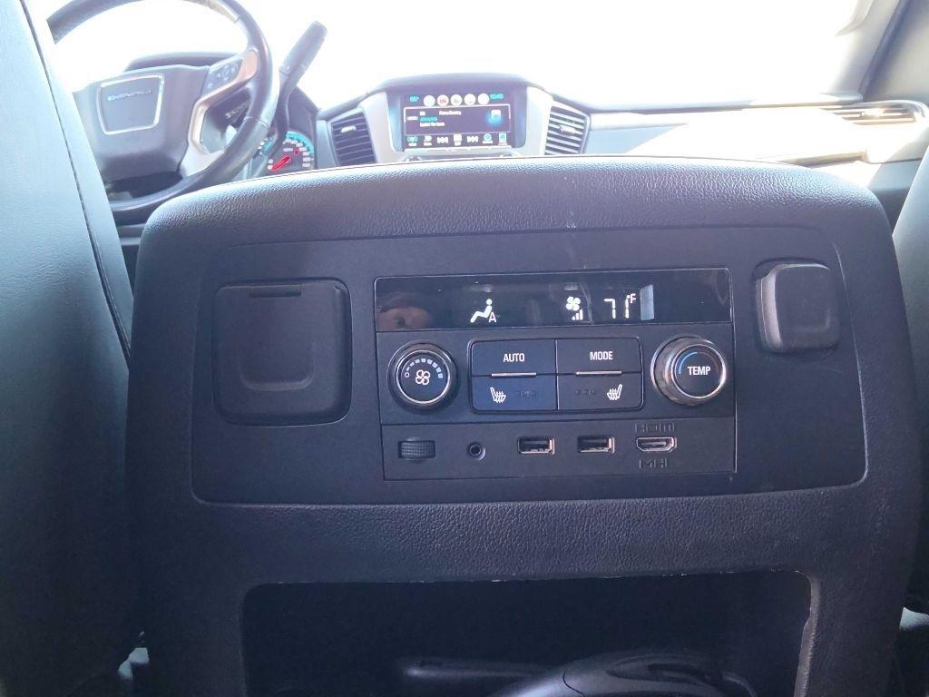 GMC Yukon XL Denali 4WD 2019
