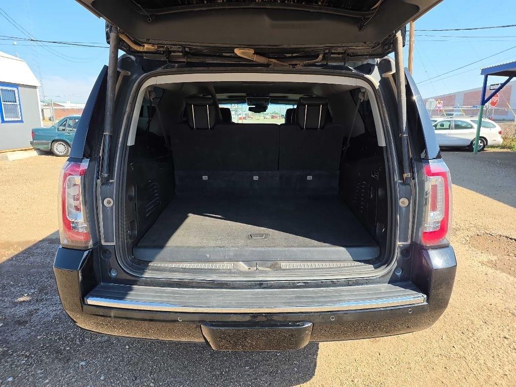 GMC Yukon XL Denali 4WD 2019