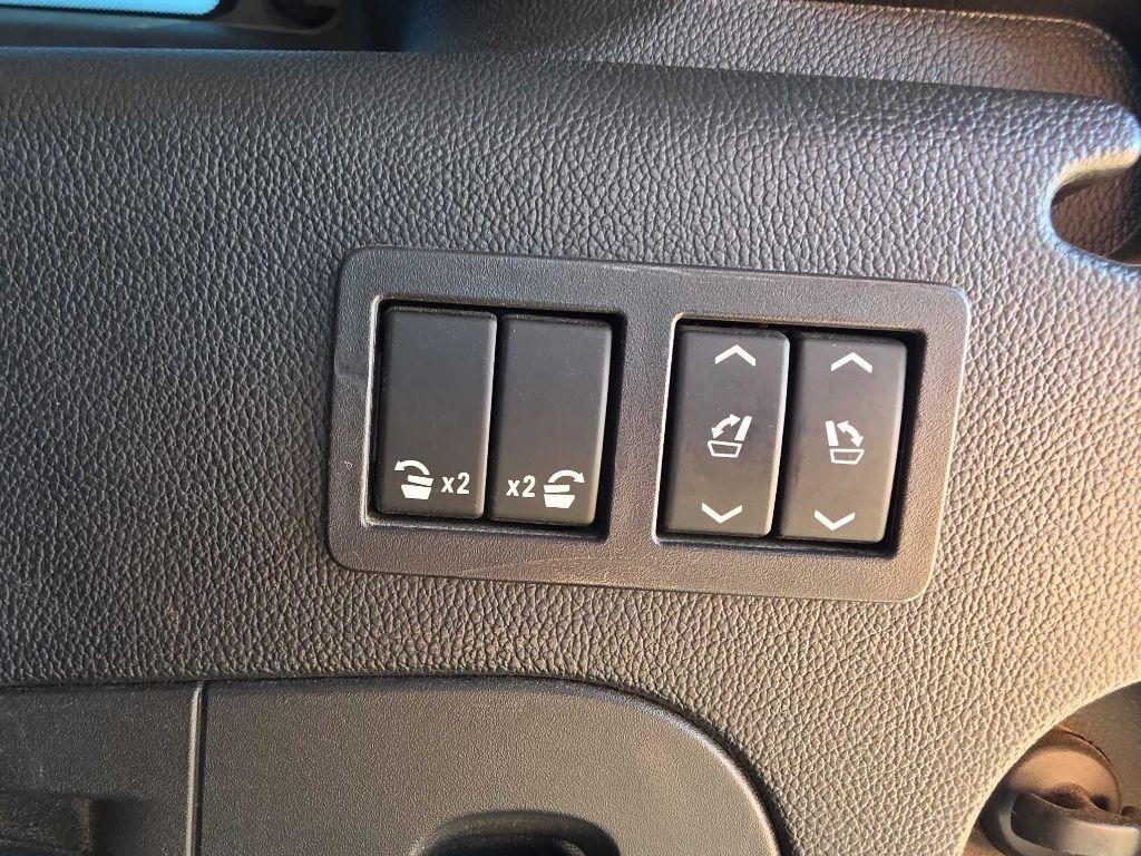 GMC Yukon XL Denali 4WD 2019