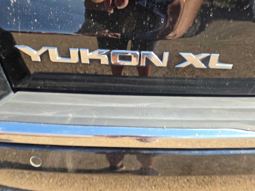 GMC Yukon XL Denali 4WD 2019