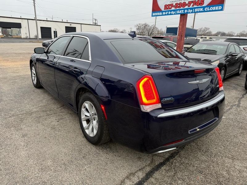 Chrysler 300  2016