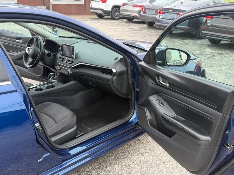 Nissan Altima  2020