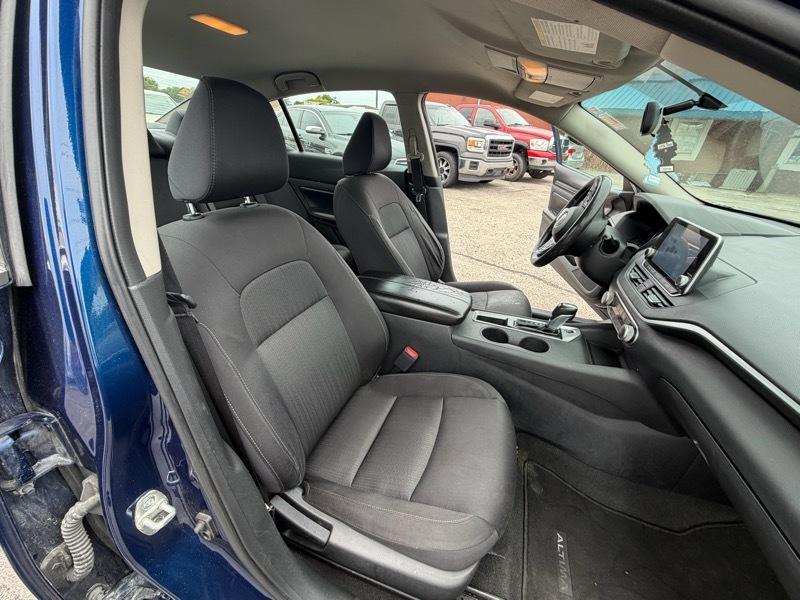 Nissan Altima  2020