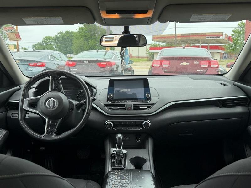 Nissan Altima  2020