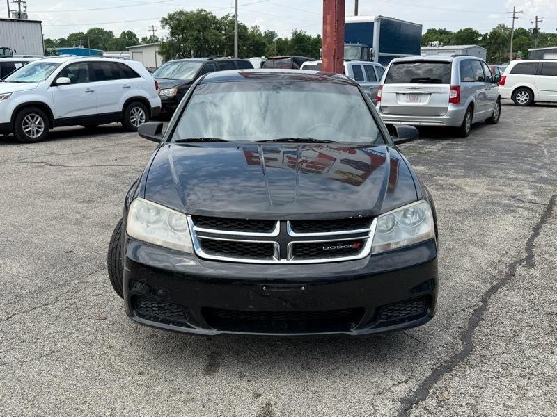 2013 Dodge Avenger SE's photo