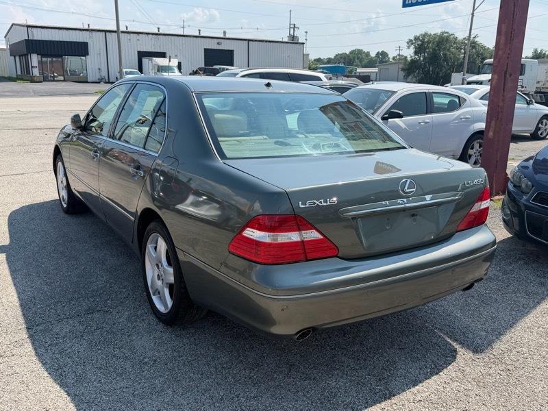Lexus LS 430  2005
