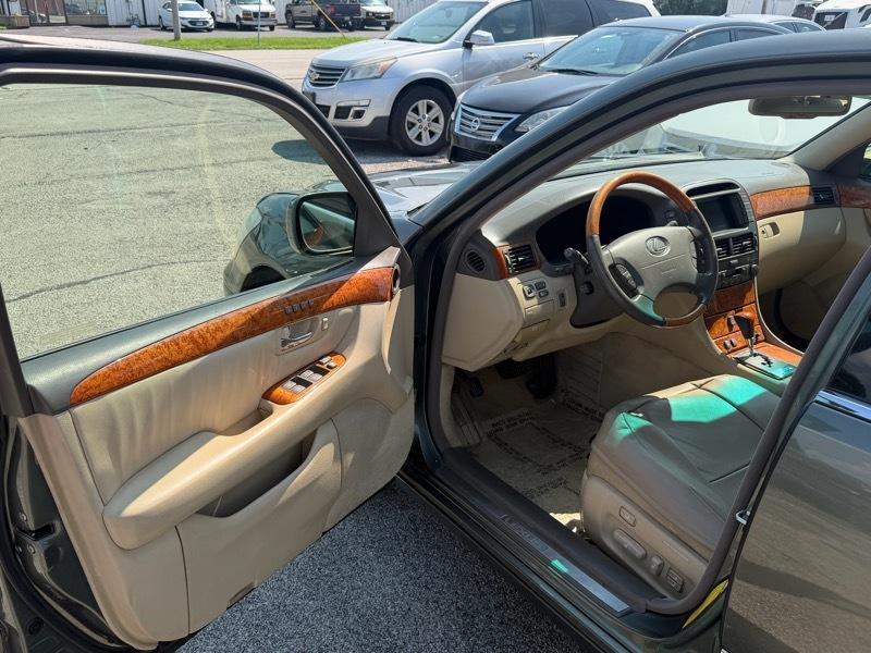 Lexus LS 430  2005