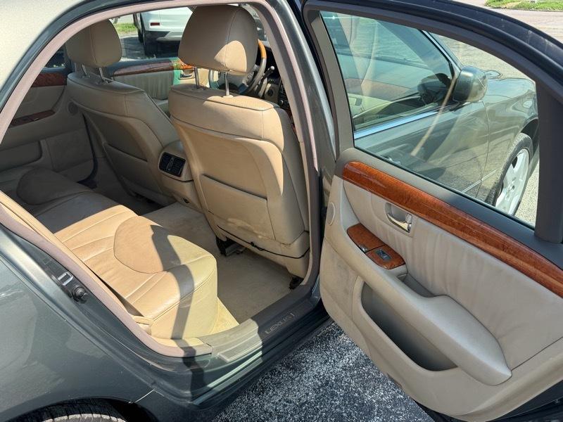 Lexus LS 430  2005