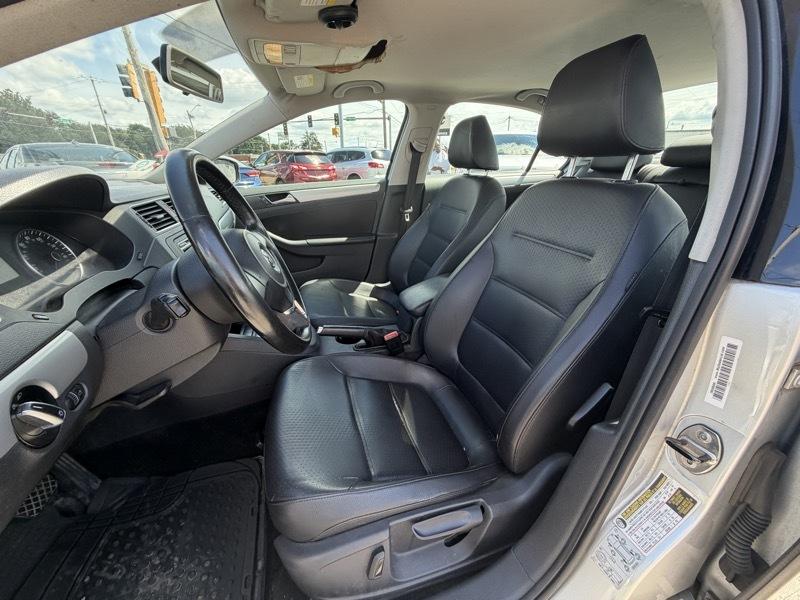 Volkswagen Jetta  2013