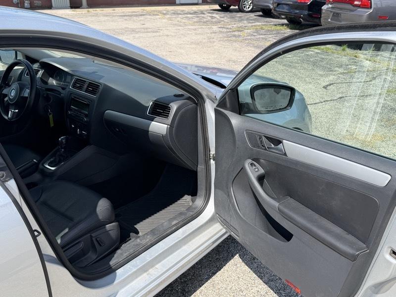 Volkswagen Jetta  2013